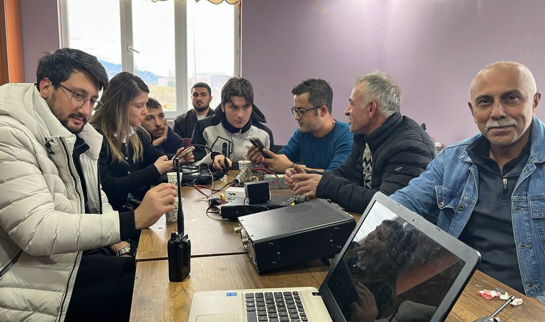 KARAD’dan Amatör Telsizcilik Eğitimi


Kahramanmaraş Sütçü İmam Üniversitesi (KSÜ) ve KARAD