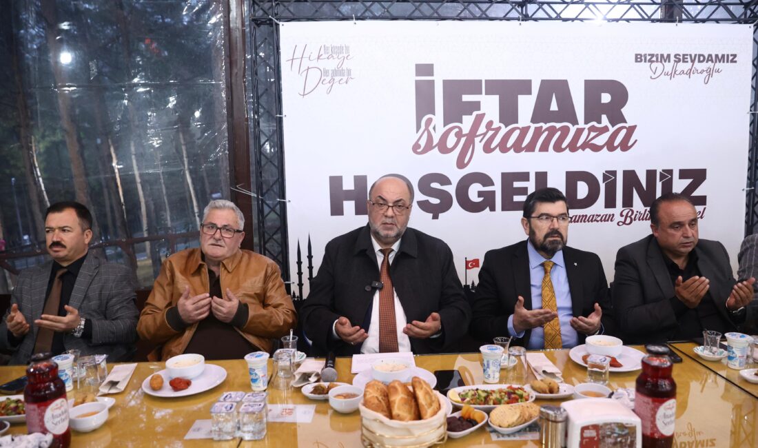 BAŞKAN AKPINAR, 105 MAHALLE MUHTARIYLA İFTARDA BULUŞTU
Dulkadiroğlu Belediye Başkanı Mehmet