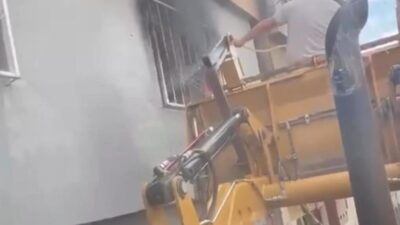 Onikişubat Belediyesi personelinden ev yangınına örnek müdahale
Kahramanmaraş’ın Onikişubat ilçesindeki Ertuğrul