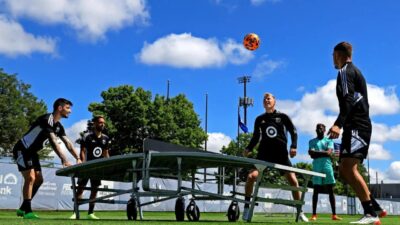 Kahramanmaraş Büyükşehir, küresel ortaklıklarla sporun geleceğini şehre taşıyor. Teqball masaları,