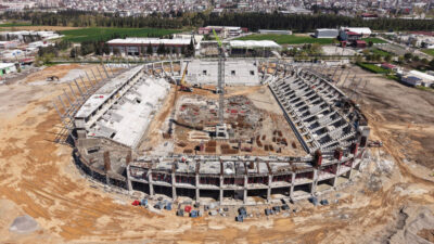 Kahramanmaraş'ta 2 milyar liralık yatırımla yükselen dev stadyum, şehrin yeni