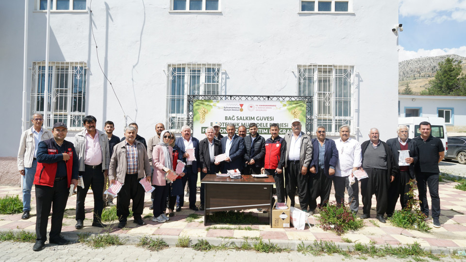 Büyükşehir Belediyesi, coğrafi işaretli Kabarcık Üzümü’nün anavatanı Bertiz bölgesinde üzüm